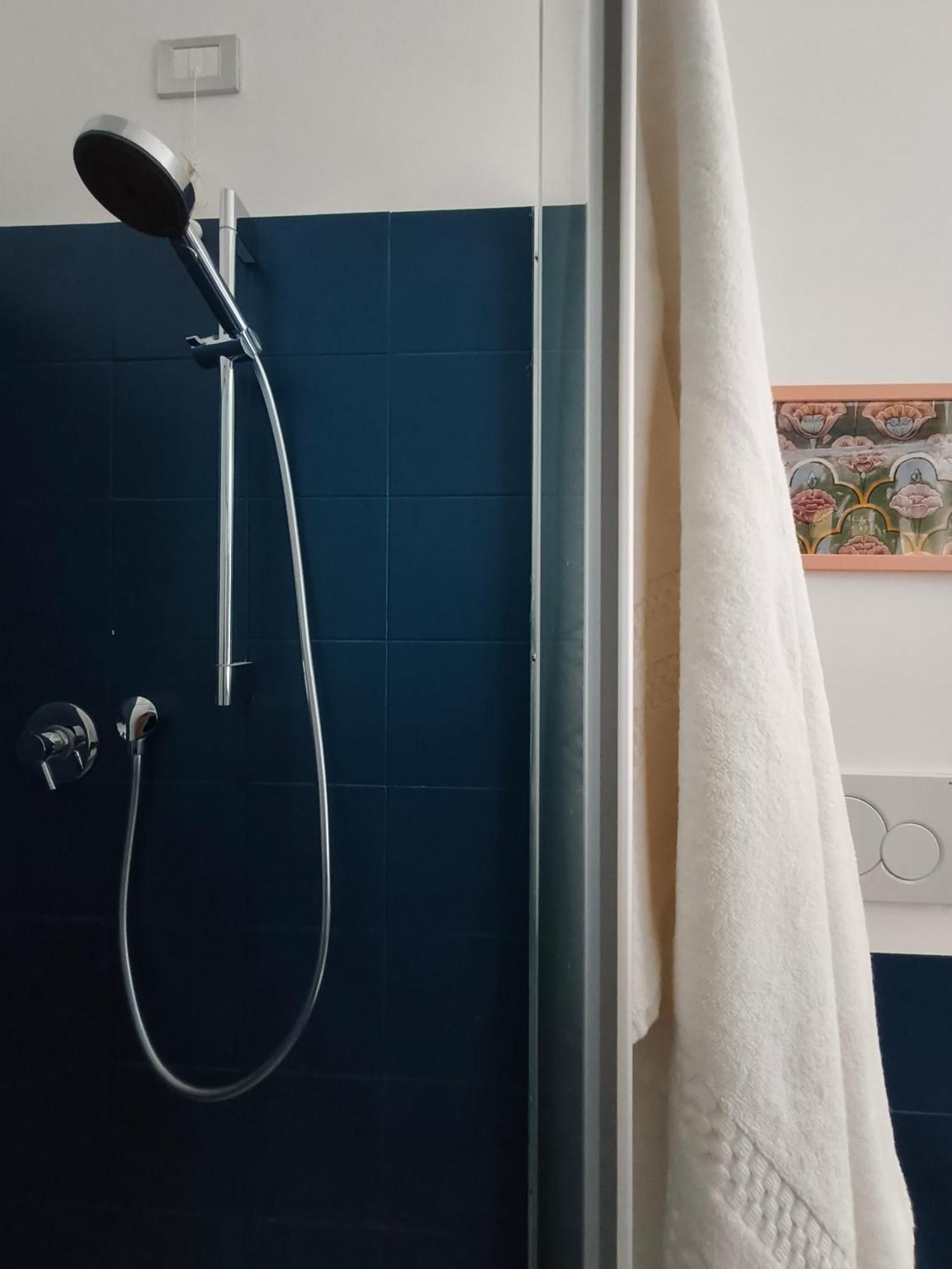 Appartamento Fluere - Via Riva Reno Bologna Esterno foto
